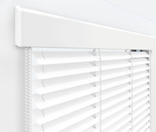 Жалюзи Изолайт 25 мм на пластиковые окна - цвет белый
